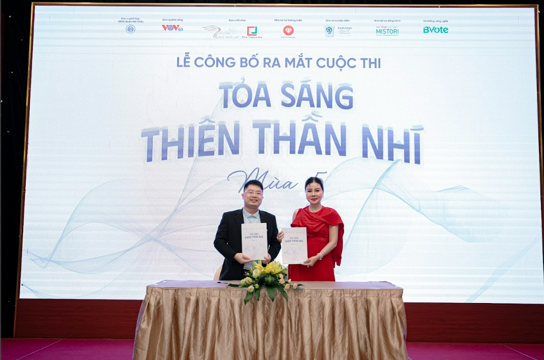 Ông Lê Văn Toản - Tổng giám đốc CTCP Bvote Việt Nam đại diện ký kết hợp đồng